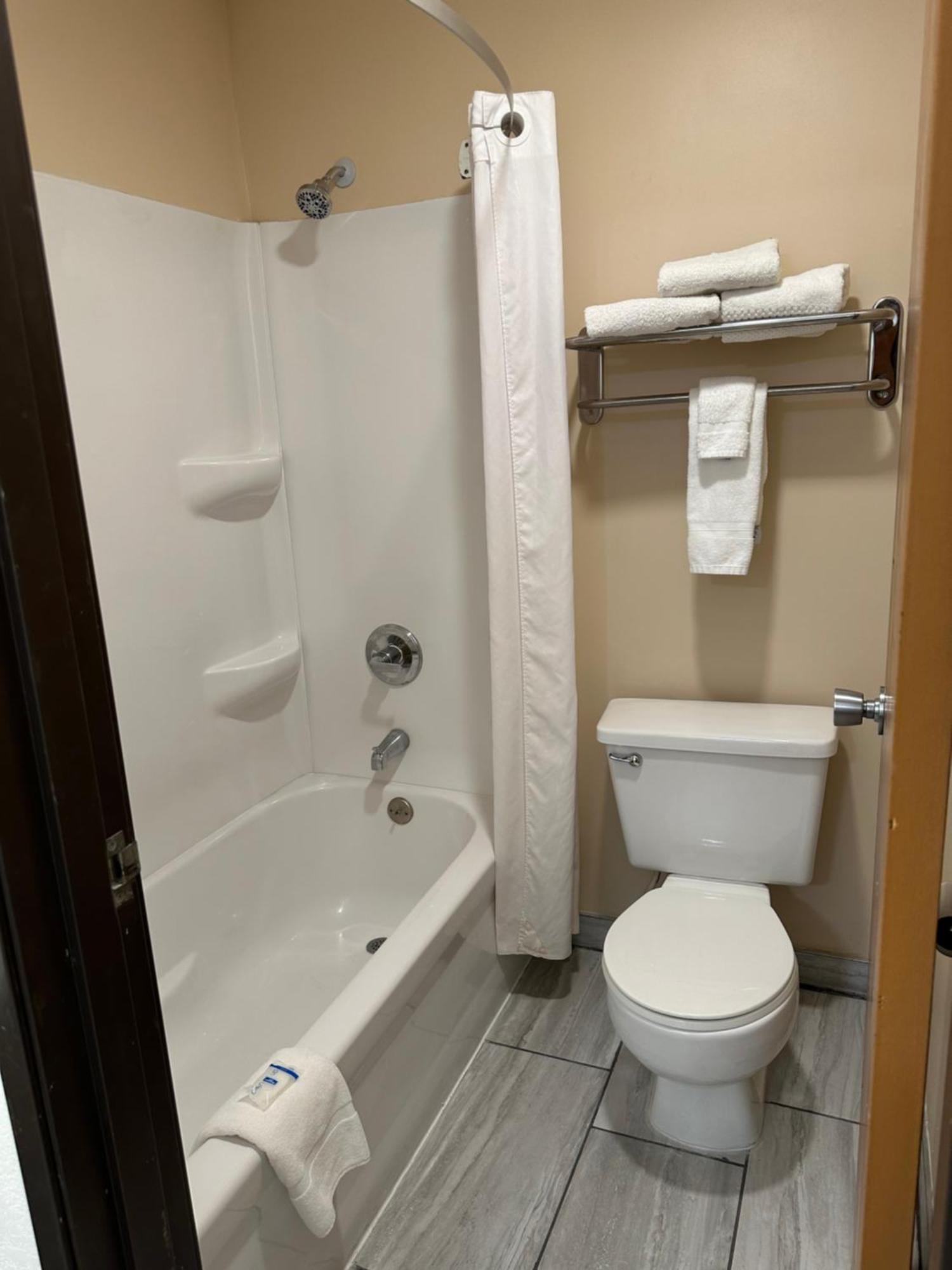 Super 8 By Wyndham Grand Island Hotel Ngoại thất bức ảnh